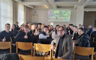 Ehemaliger Schüler besucht als Professor für Künstliche Intelligenz seine ehemalige Schule